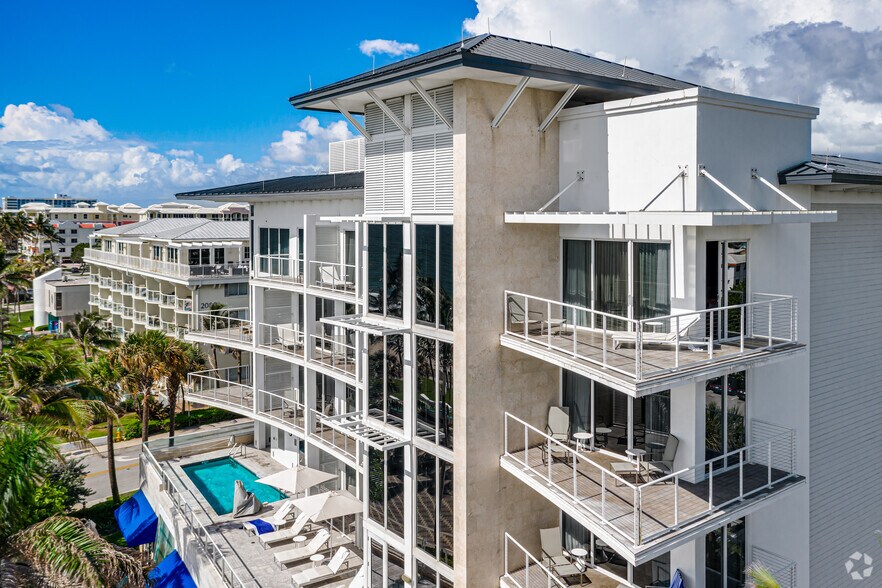 45 NE 21st Ave, Deerfield Beach, FL à vendre - Photo du bâtiment - Image 2 de 71