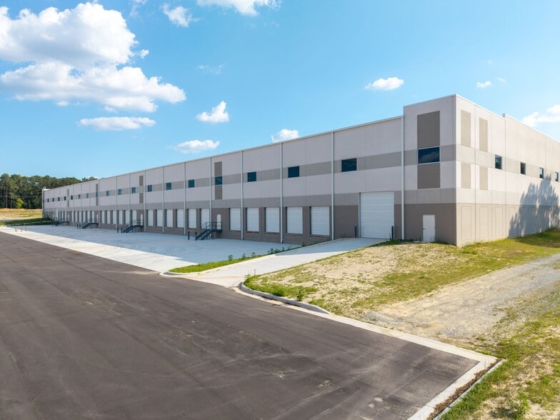 5300 Corporation Dr, Fayetteville, NC for lease - Building Photo - Image 3 of 6