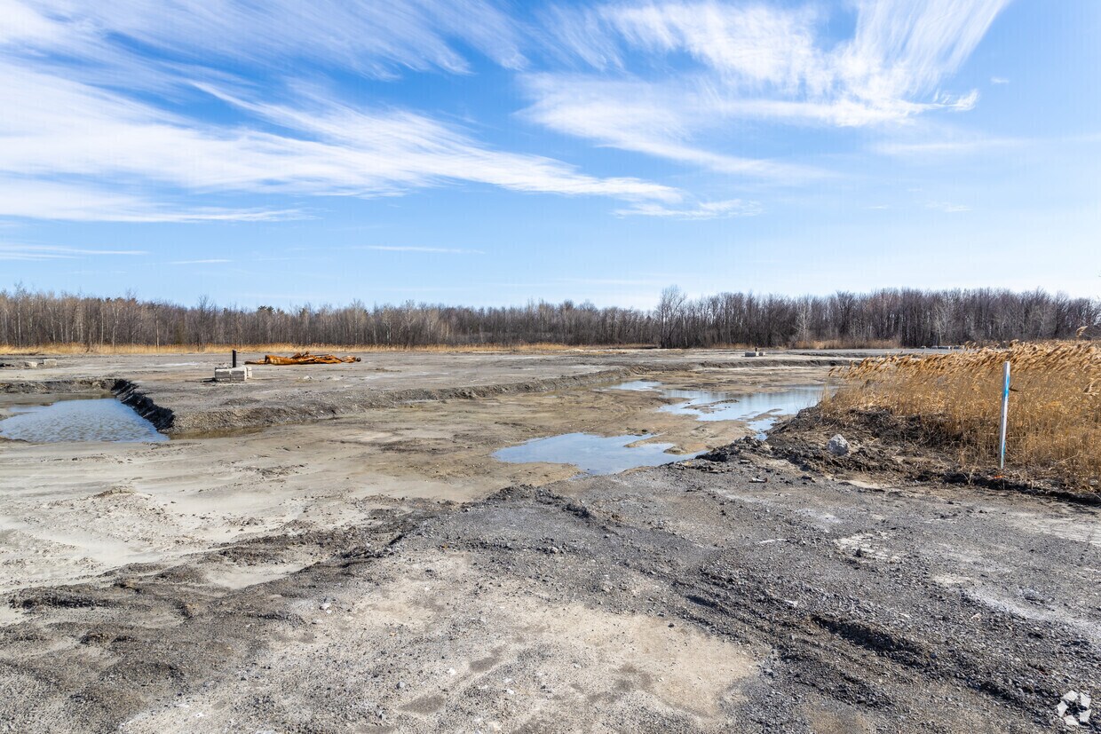3200 Av De La Gare, Mascouche, QC for lease Primary Photo- Image 1 of 6