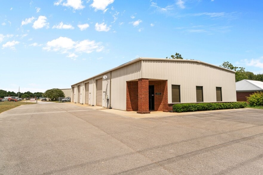 Rosalia Storage 2 Building Flex Offering portefeuille de 2 propriétés à vendre sur LoopNet.ca - Photo du bâtiment - Image 3 de 33