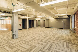 700 SW Taylor St, Portland, OR à louer Photo du bâtiment- Image 2 de 6