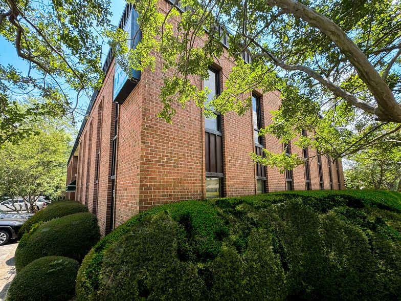 6404 Falls of Neuse Rd, Raleigh, NC à louer - Photo du bâtiment - Image 3 de 7