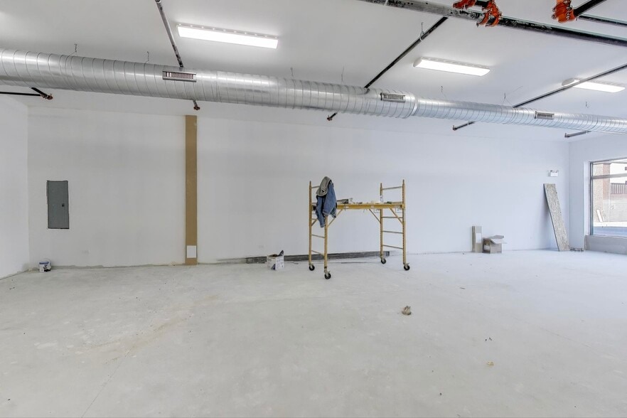 1619 W Lawrence Ave, Chicago, IL à louer - Photo intérieure - Image 3 de 4