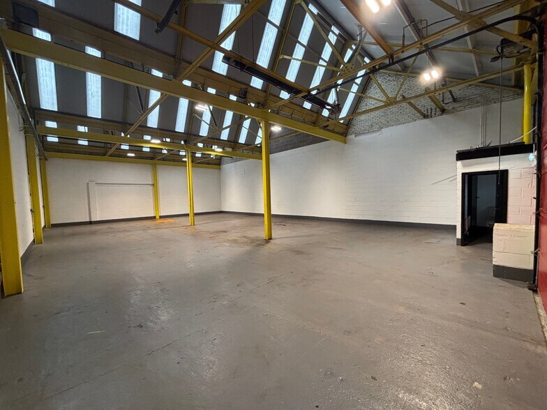 321 Halley St, Glasgow à louer - Photo du bâtiment - Image 2 de 15