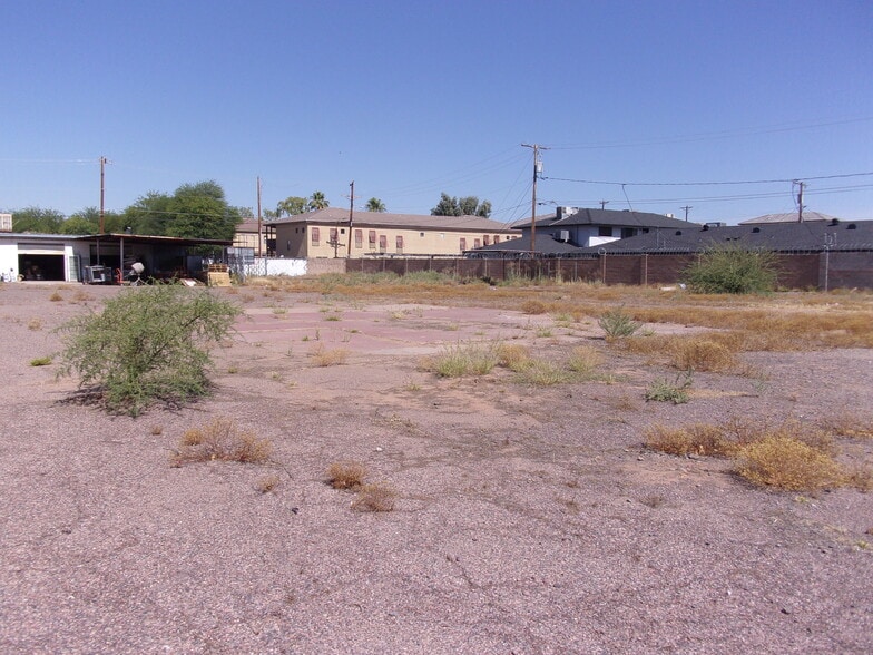 Redevelopment Opportunity portfolio of 4 properties for sale on LoopNet.ca - Primary Photo - Image 3 of 10
