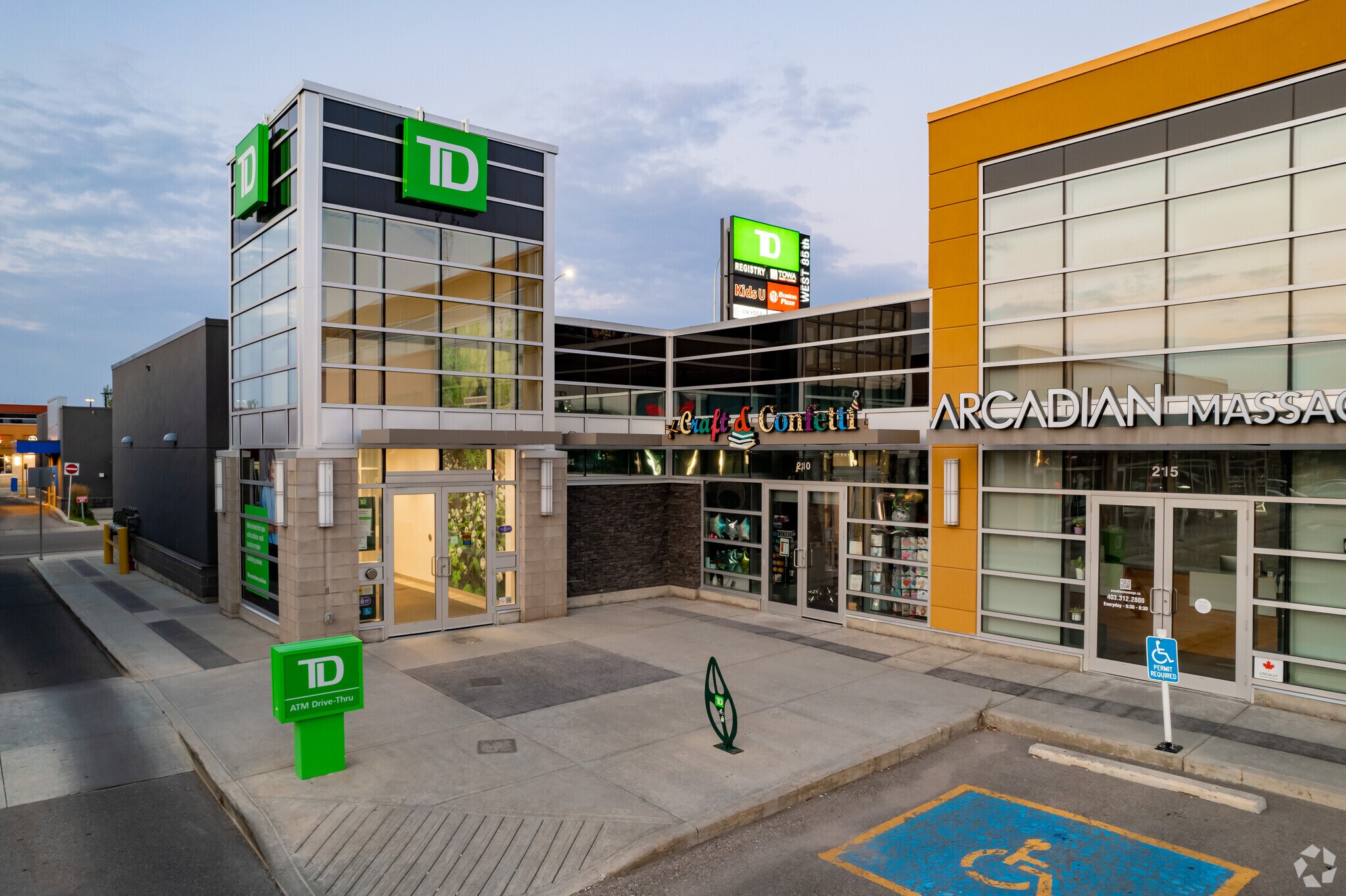 8560 8A Ave SW, Calgary, AB à vendre Photo principale- Image 1 de 1