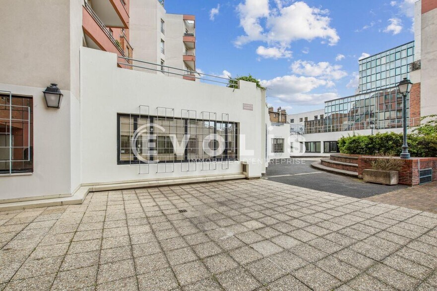 Office in Le Kremlin-Bicêtre for lease - Building Photo - Image 1 of 15
