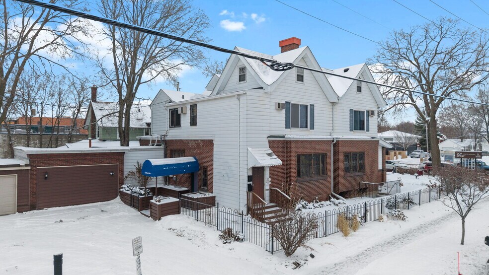 3040 Lyndale Ave S, Minneapolis, MN à vendre - Photo du bâtiment - Image 3 de 38