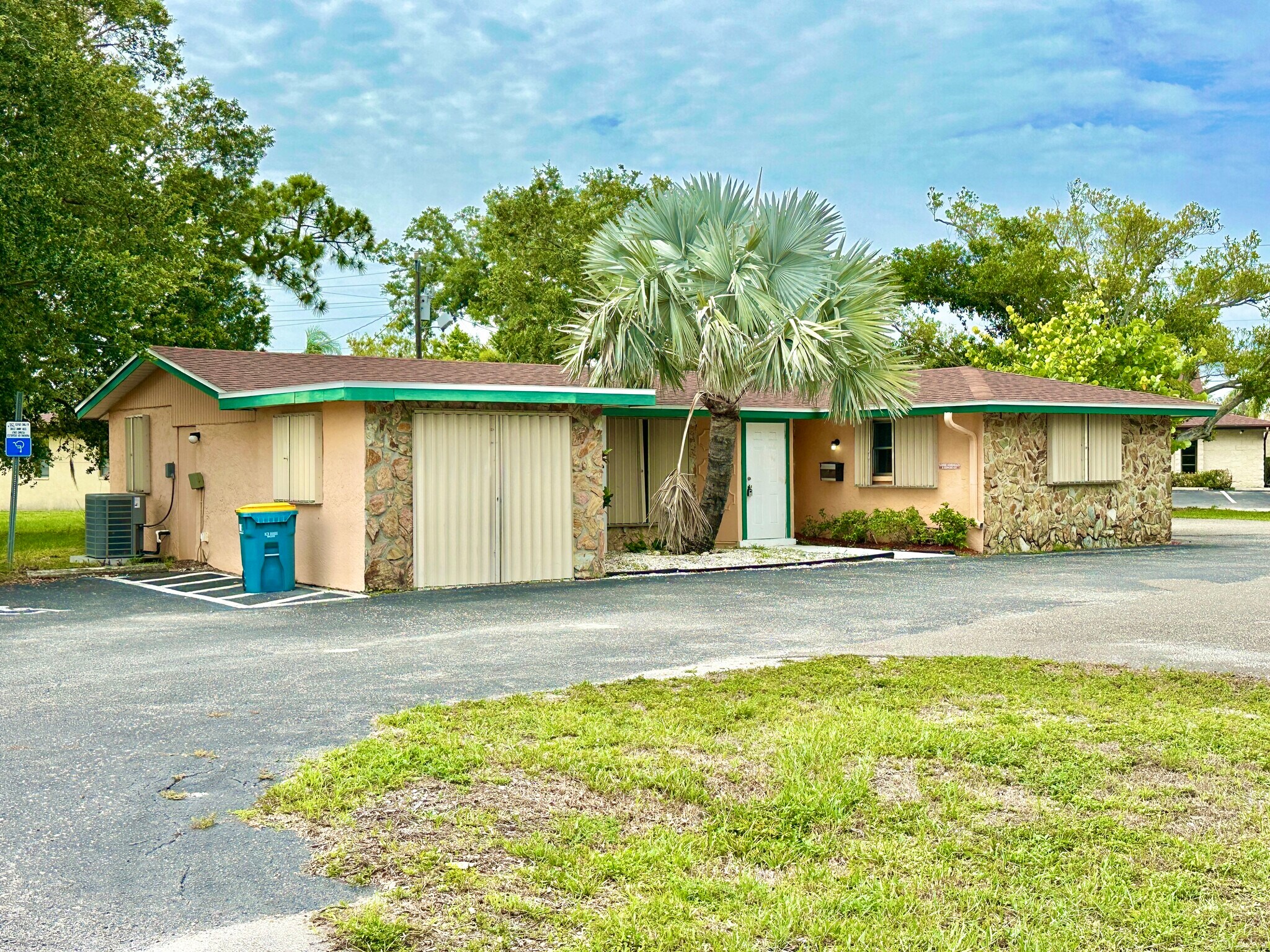 22110 Kimble Ave, Port Charlotte, FL à louer Photo du bâtiment- Image 1 de 12