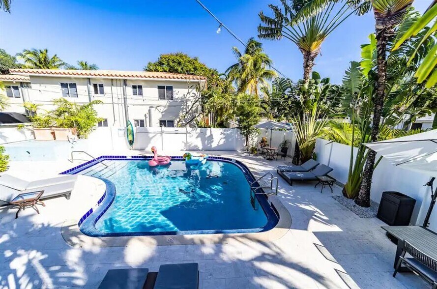 2617 NE 13th Ct, Fort Lauderdale, FL à vendre - Photo du bâtiment - Image 3 de 27