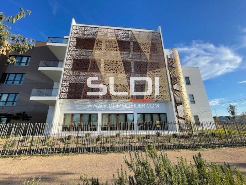 Rue Marcel Dassault, Genas à vendre - Photo du bâtiment - Image 2 de 3