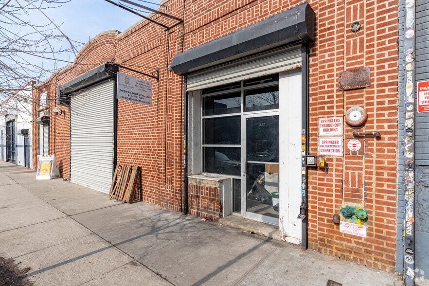 327 Douglass St, Brooklyn, NY for lease - Building Photo - Image 1 of 17