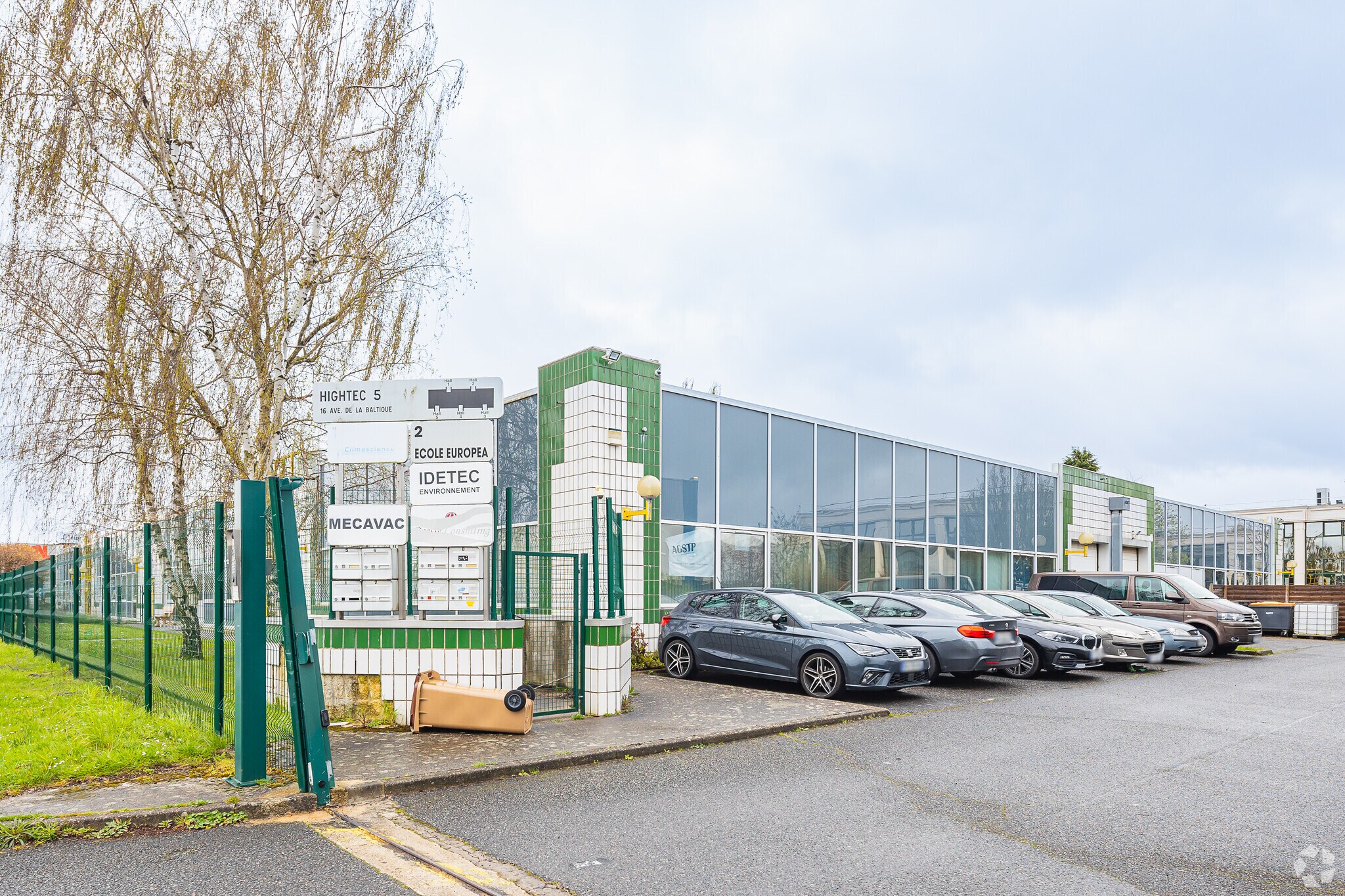 Flex in Villebon-sur-Yvette for lease Primary Photo- Image 1 of 3