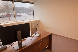 220 Davidson Ave, Somerset, NJ à louer Photo intérieure- Image 2 de 3