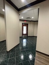 609 S Kelly Ave, Edmond, OK for lease Interior Photo- Image 2 of 16