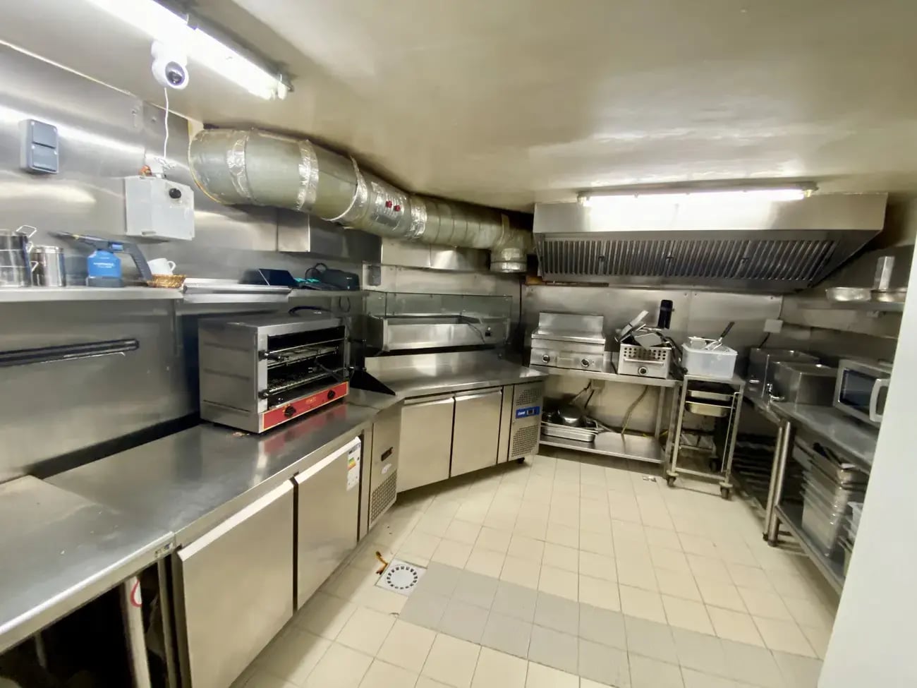 10 Rue Anatole France, Puteaux for lease Interior Photo- Image 1 of 3