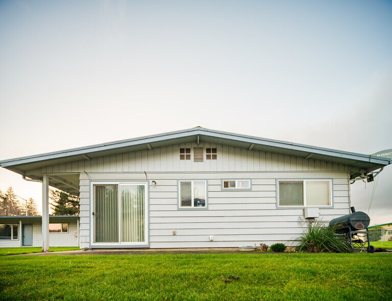 1037 Ring St NE, Salem, OR à vendre - Photo du bâtiment - Image 3 de 13