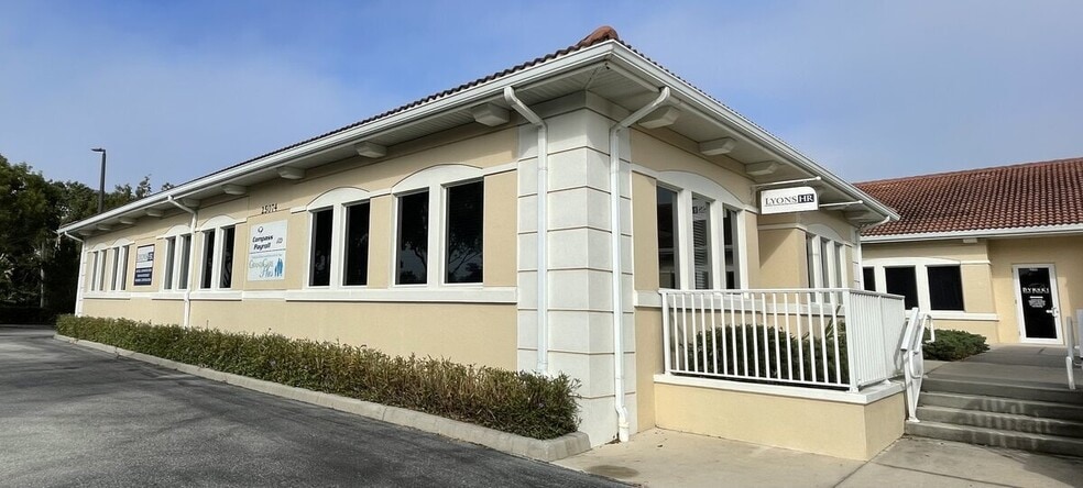 25074 Olympia Ave, Punta Gorda, FL for sale - Primary Photo - Image 1 of 33