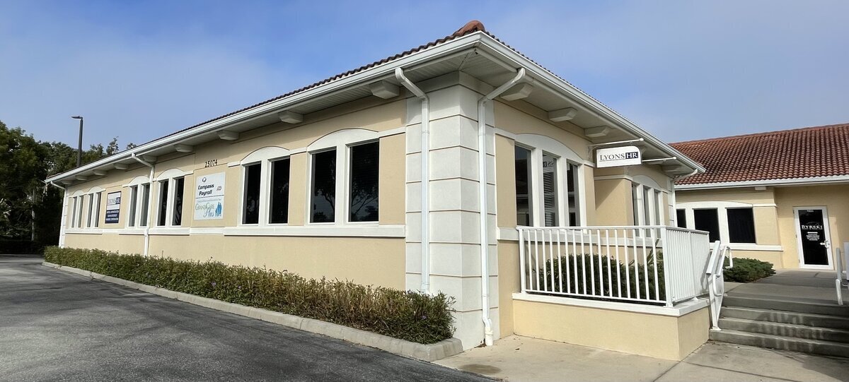 25074 Olympia Ave, Punta Gorda, FL for sale Primary Photo- Image 1 of 34