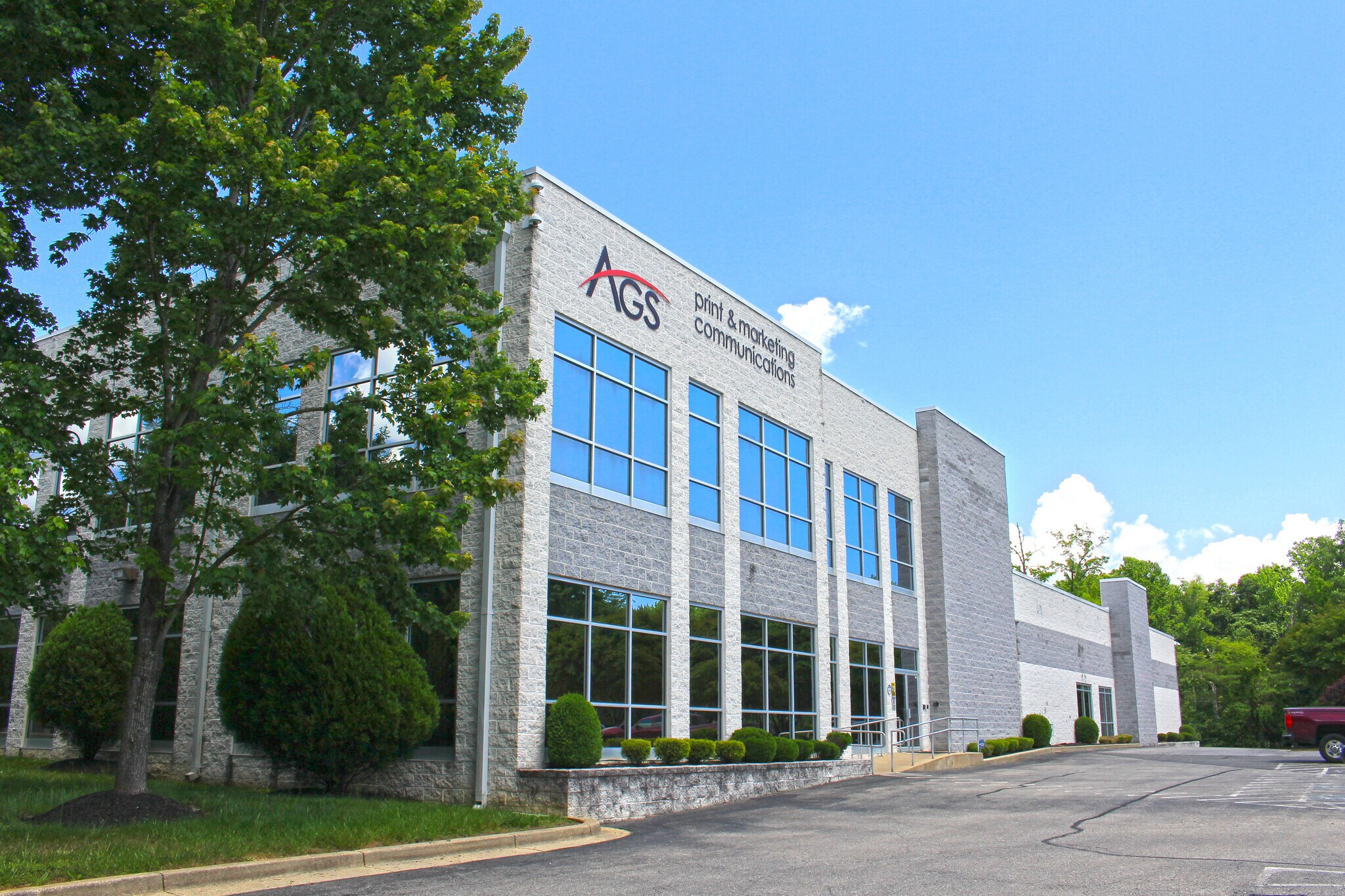 4590 Graphics Dr, White Plains, MD à louer Photo du bâtiment- Image 1 de 22