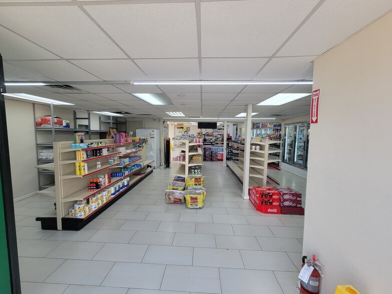 23608 Tx-36, Damon, TX à vendre - Photo intérieure - Image 3 de 12