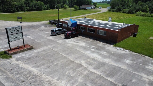 More details for 10691 W Grand River Rd, Fowlerville, MI - Retail for Sale