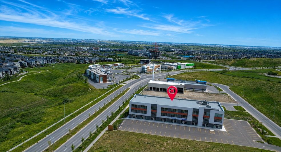 198 Nolanridge Cres NW, Calgary, AB for sale - Building Photo - Image 3 of 17