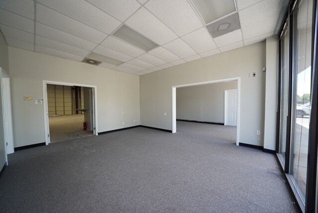 5153 Belle Wood Ct, Buford, GA for lease - Interior Photo - Image 3 of 8