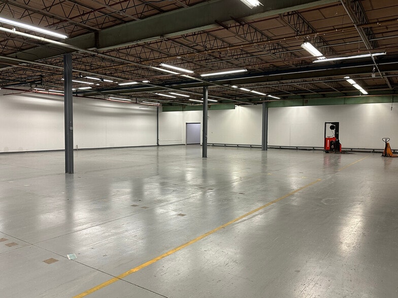 2572 Brunswick Pike, Lawrenceville, NJ for lease - Interior Photo - Image 2 of 5