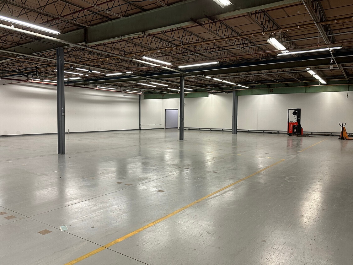 2572 Brunswick Pike, Lawrenceville, NJ for sale Interior Photo- Image 1 of 2