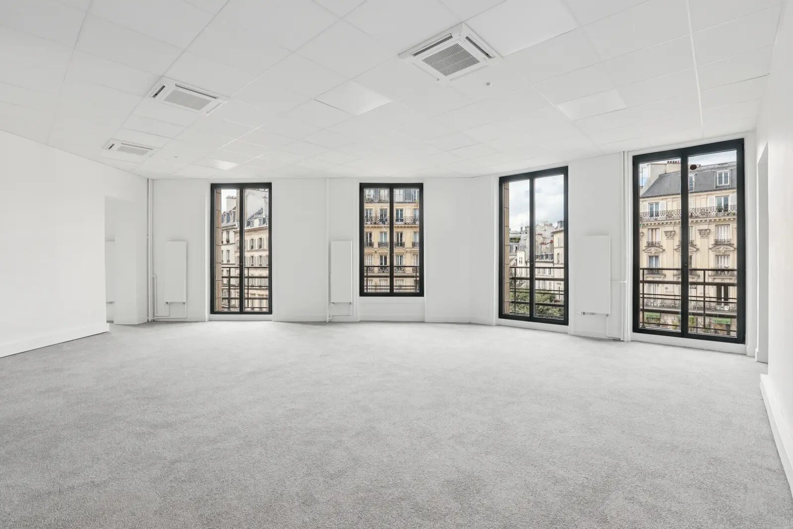 13 Place Kossuth, Paris à louer Photo intérieure- Image 1 de 16