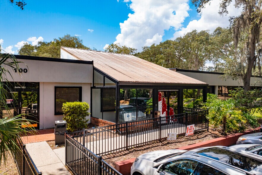 7402 N 56th, Tampa, FL à louer - Photo du bâtiment - Image 3 de 20