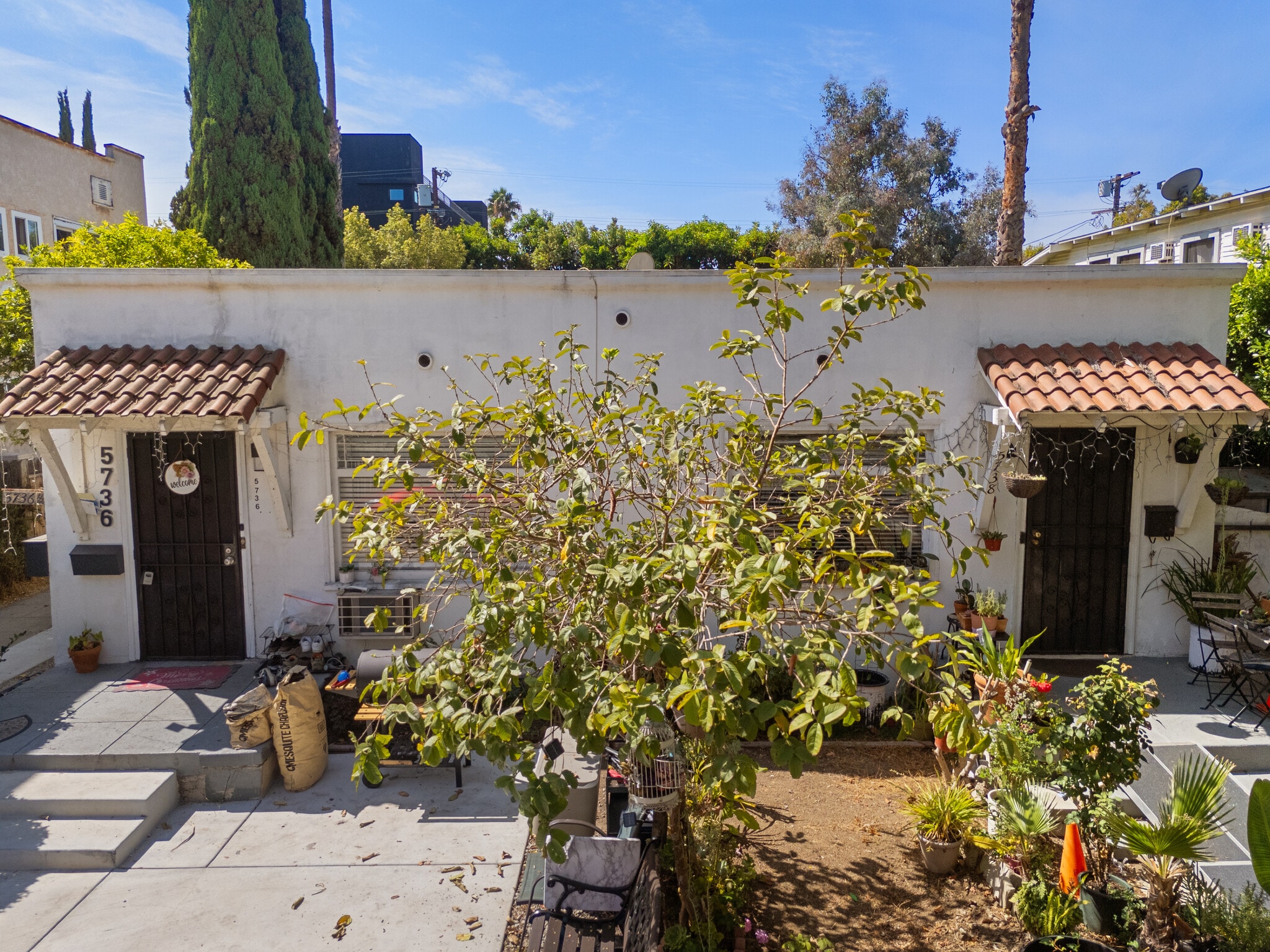 5736 La Mirada Ave, Los Angeles, CA for sale Primary Photo- Image 1 of 12