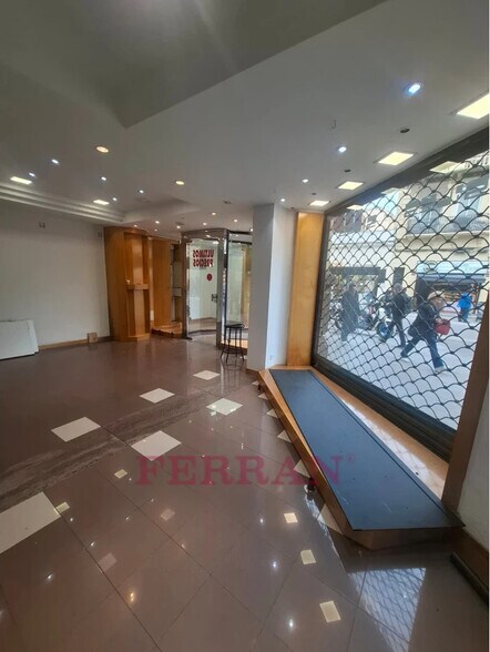 Retail in Barcelona, Barcelona for lease - Interior Photo - Image 3 of 10