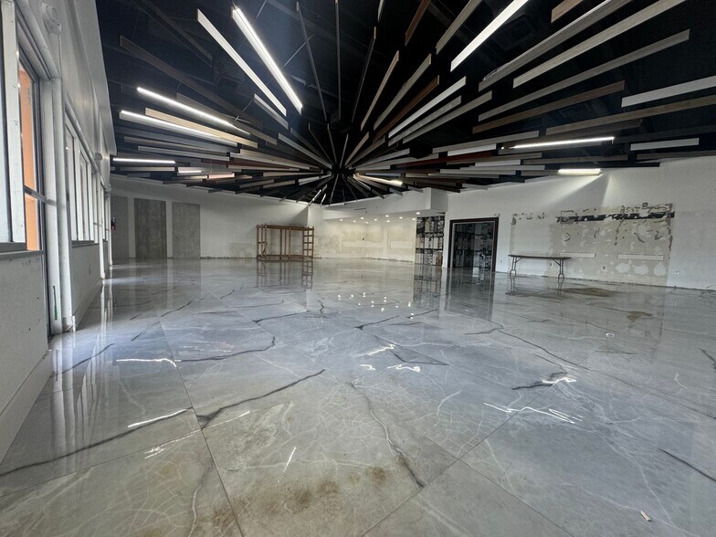 1870 NE 163rd St, Miami, FL à louer - Photo intérieure - Image 2 de 15