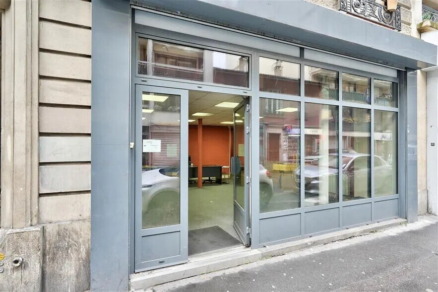 Office in Paris for sale - Building Photo - Image 2 of 9