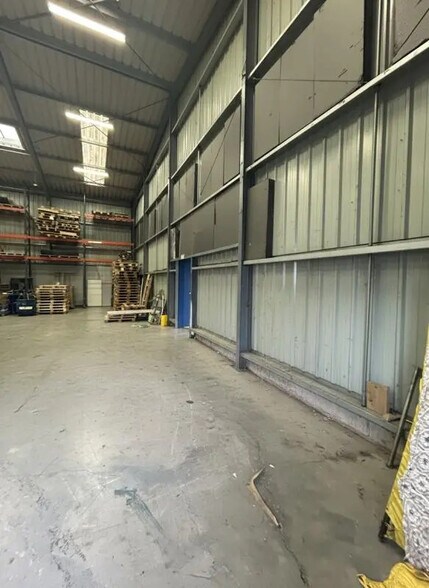 Industrial in Meaux for sale - Interior Photo - Image 3 of 4