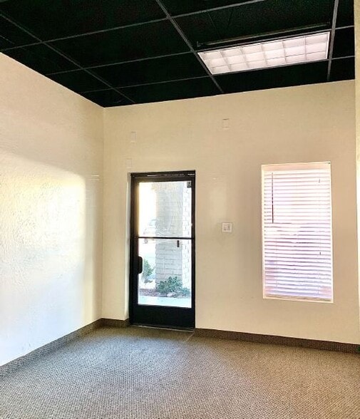 7745 E Gelding Dr, Scottsdale, AZ à louer - Photo intérieure - Image 2 de 4