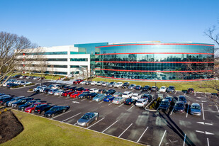 Hauppauge Corporate Center - Restaurant avec service au volant