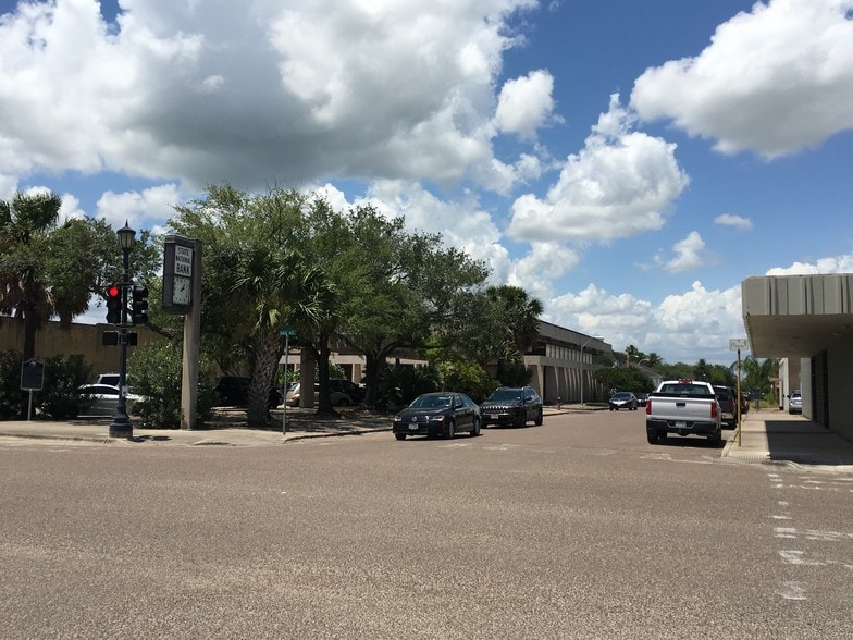 422 E Avenue B, Robstown, TX à louer - Autre - Image 2 de 33