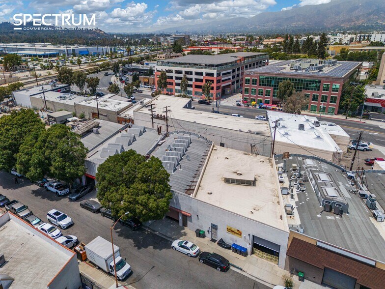 521 W Windsor Rd, Glendale, CA à vendre - Photo du bâtiment - Image 2 de 10