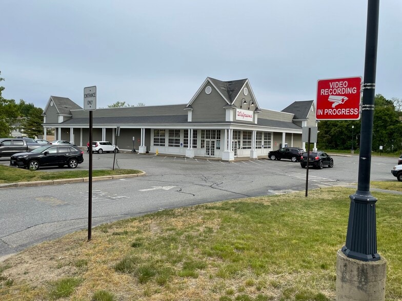 461 Main St, Saco, ME for lease - Building Photo - Image 2 of 3