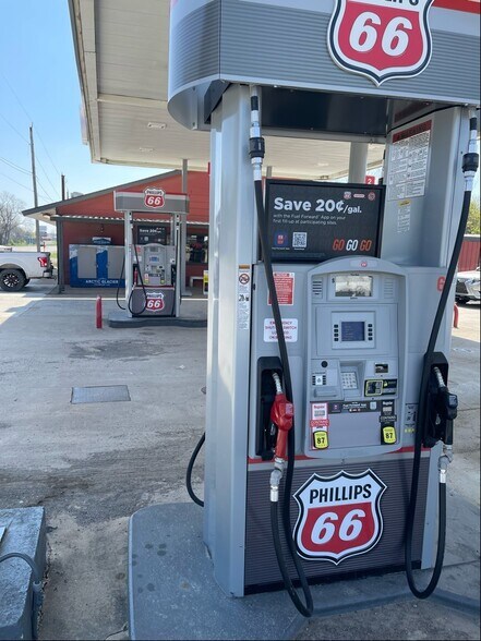 610 Highway 270, Krebs, OK à vendre - Photo du bâtiment - Image 2 de 15