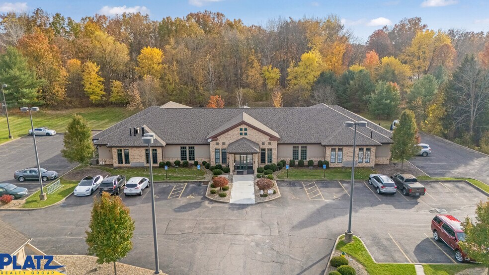 8094 E Market St, Warren, OH à louer - Photo du bâtiment - Image 3 de 4