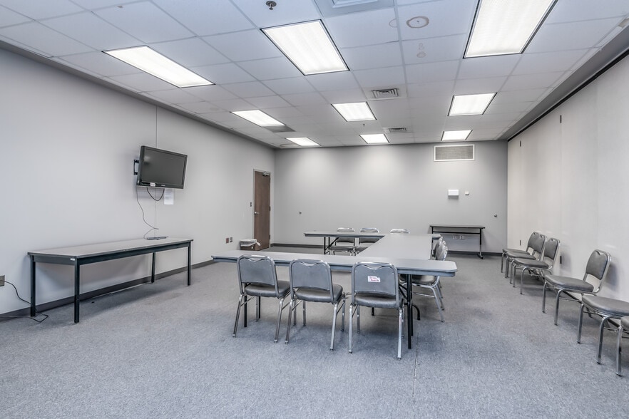 5015 Woods Crossing Rd, Montgomery, AL for sale - Building Photo - Image 2 of 54