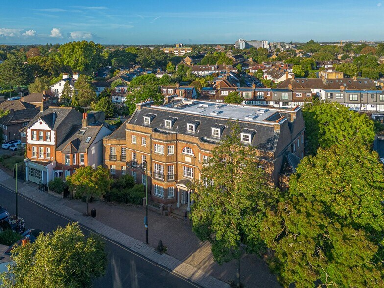 76 Crown Rd, Twickenham à louer - Photo du bâtiment - Image 2 de 21