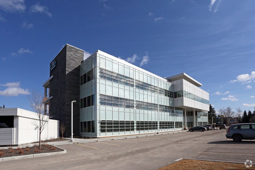 3710 33rd St NW, Calgary, AB à louer - Photo du bâtiment - Image 3 de 7