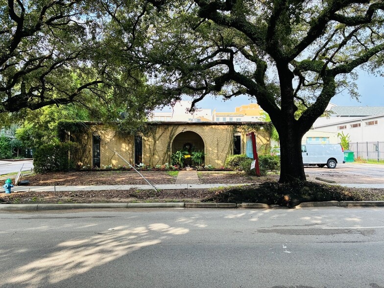 1818 Waugh Dr, Houston, TX for sale - Building Photo - Image 3 of 9