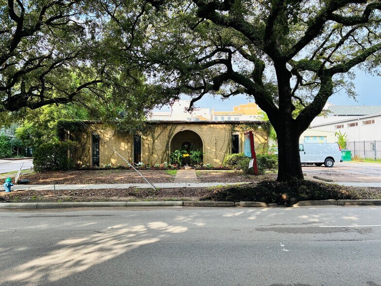 1818 Waugh Dr, Houston, TX à vendre - Photo du bâtiment - Image 3 de 9