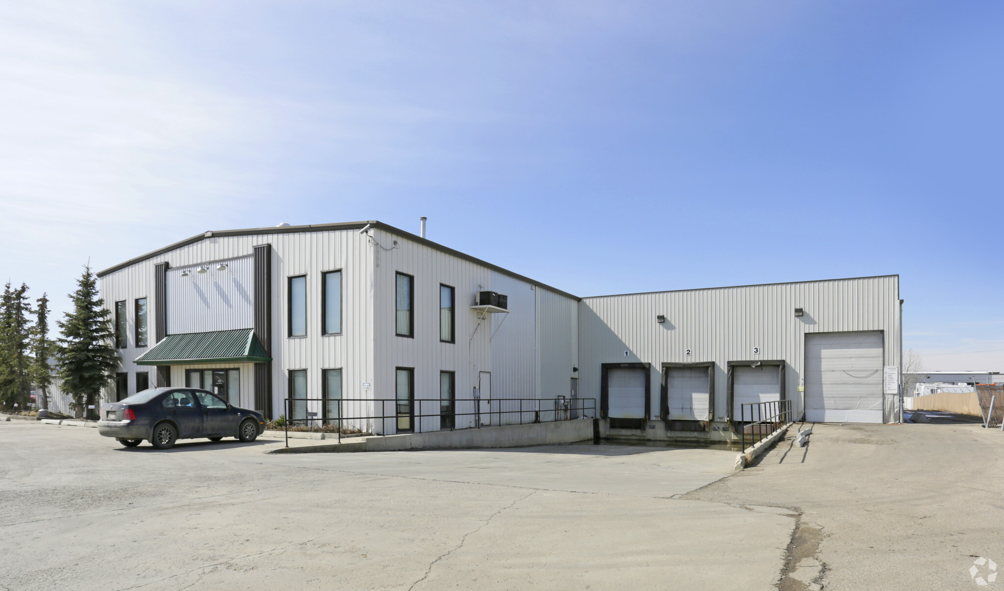 143 East Lake Blvd NE, Airdrie, AB for lease Building Photo- Image 1 of 13